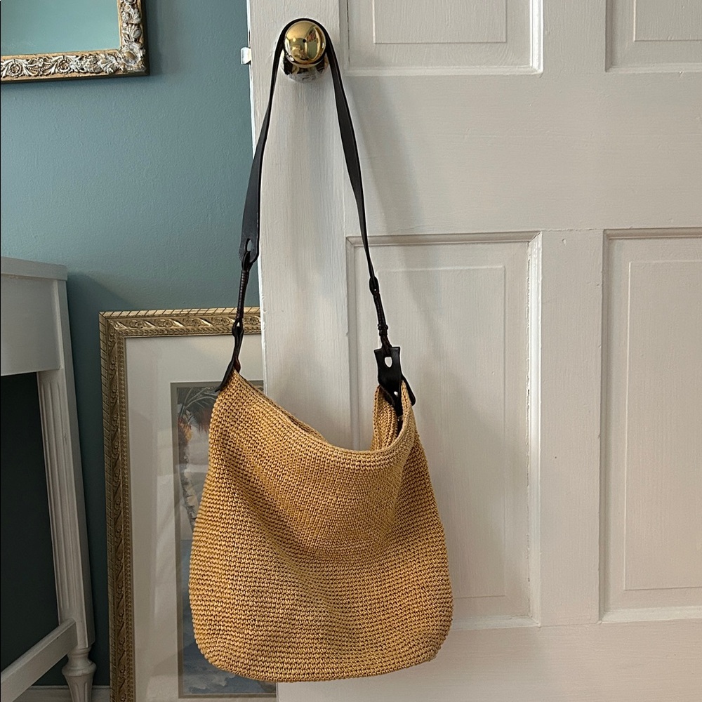 Banana Republic Stylish Tan Woven Shoulder Bag with Leather strap